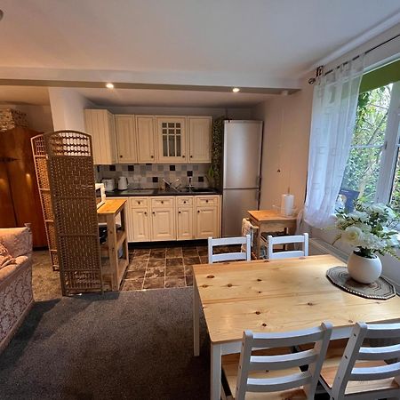 The Annexe - 10 Howards Croft Mile End Bagian luar foto